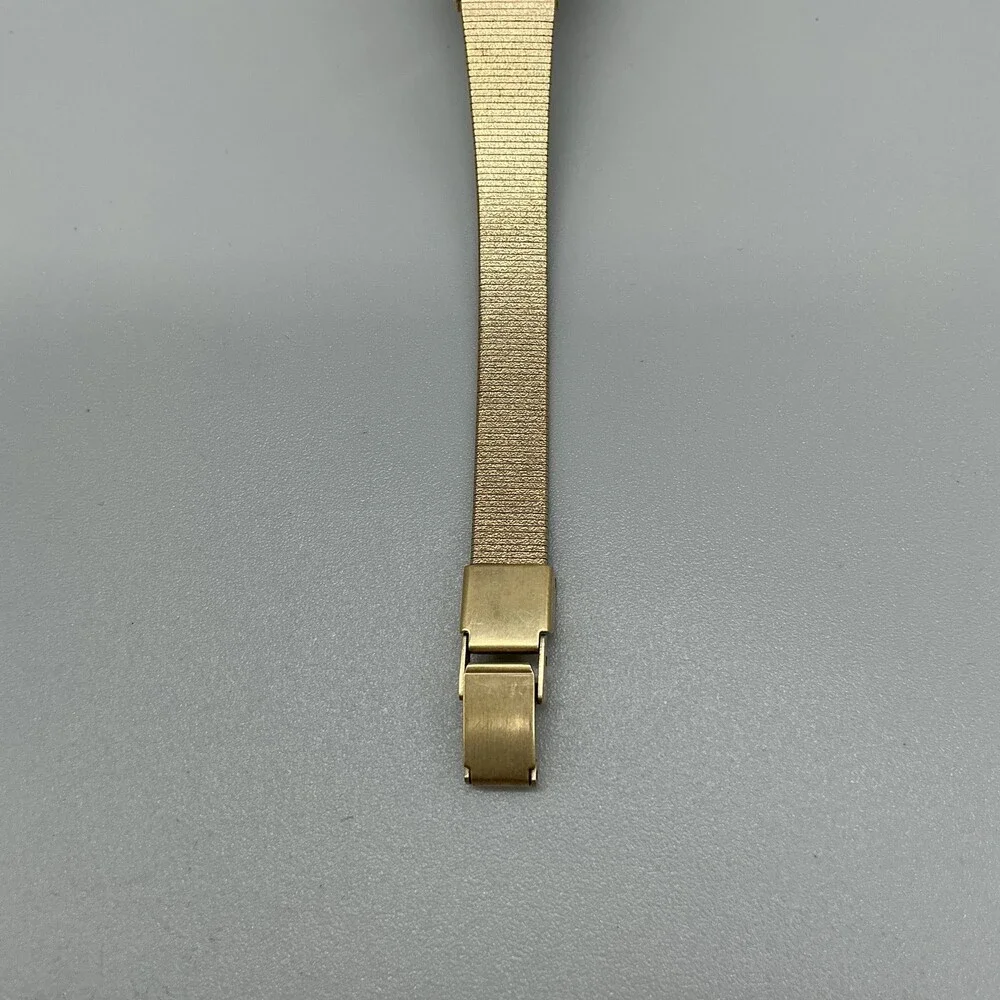 Vintage Seiko Womens Watch 20mm Gold Tone Champagne Dial 8Y21-0010 New Battery